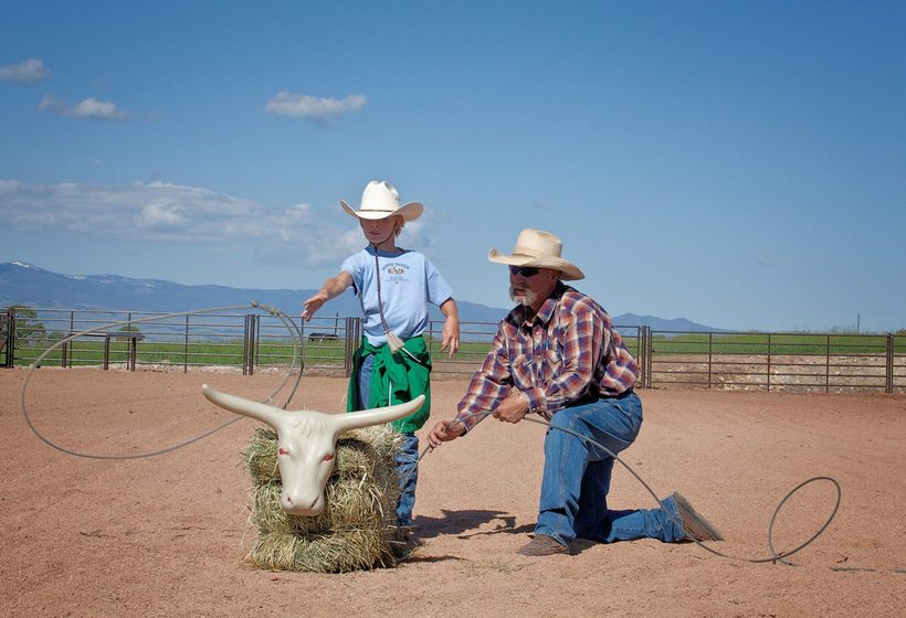 Apprenez les techniques de rodéo comme les vrais cowboys.