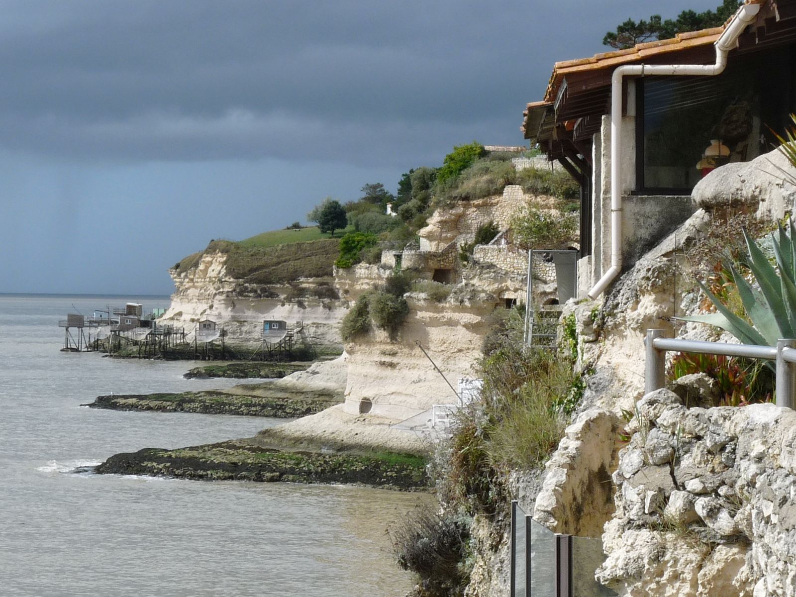 Grottes de calcaire du Régulus, site troglodytique de Charente